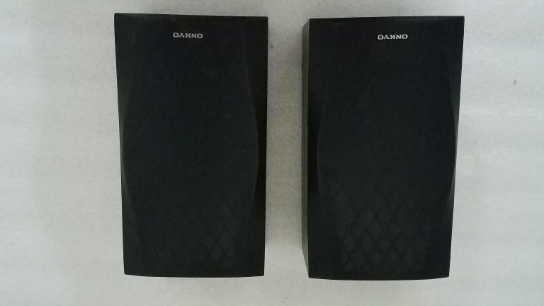 ⭐️ONKYO Surround Speakers Surround Left and Surround Right 8ohm SKM-560S⭐️